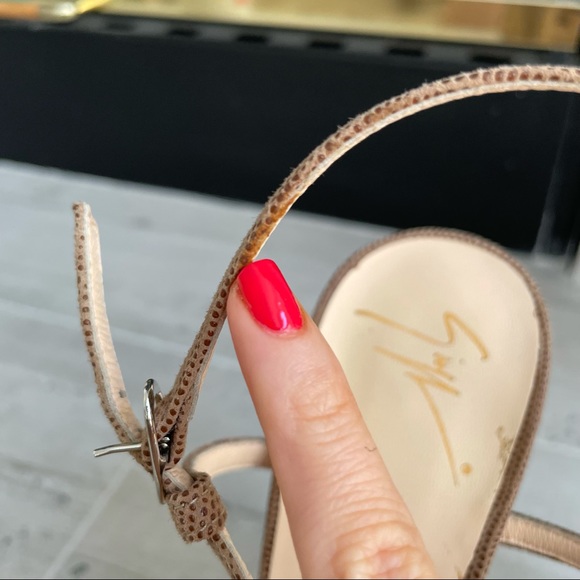 Giuseppe Zanotti Beige Pebbled Heels - Picture 6 of 11